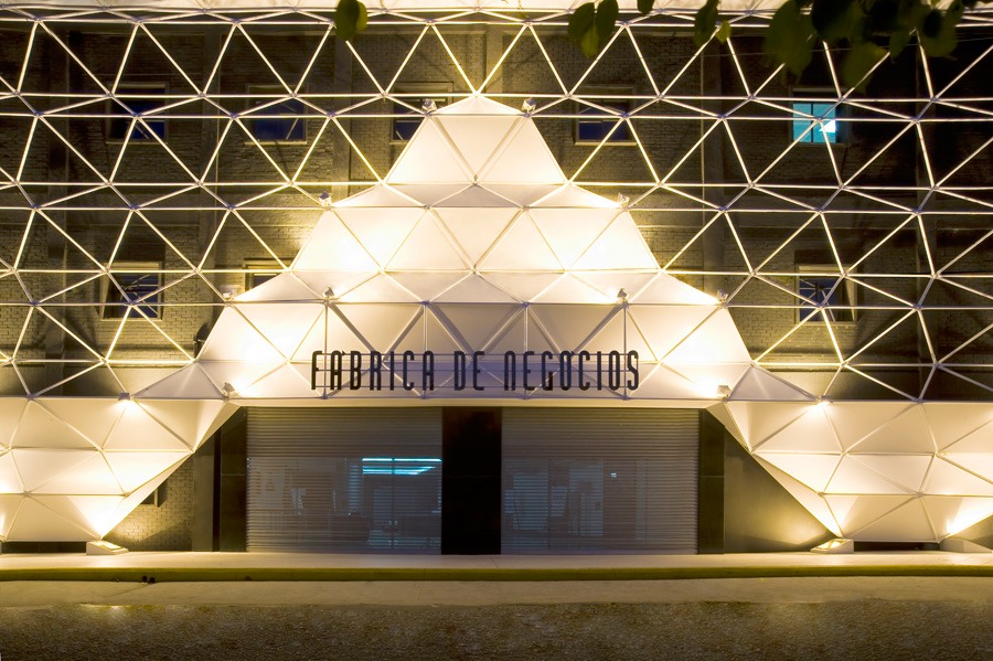 fachada-fabrica-negocios-eventos-hotel-praia-centro-fortaleza-lazer-hospedagem